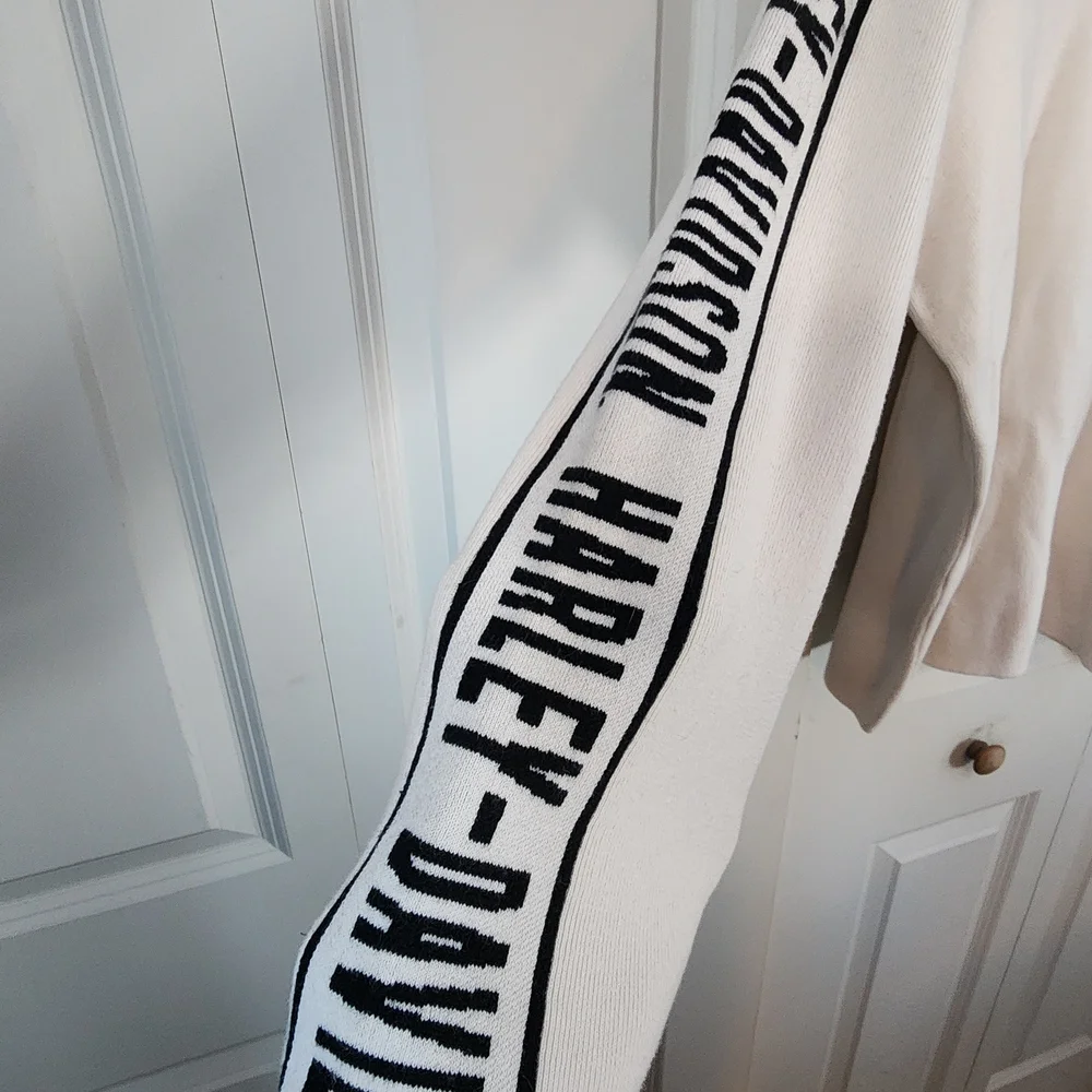 Harley-Davidson Cream Long Sleeve Top with Black Accents - Picture 2 of 3